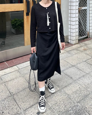 Simple round neck button cardigan
