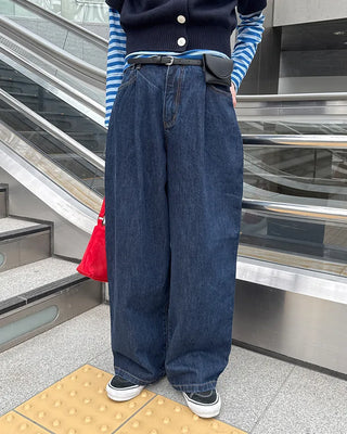 Wide-fit pintuck denim pants