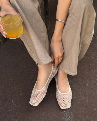 Square-toe mesh flat shoes