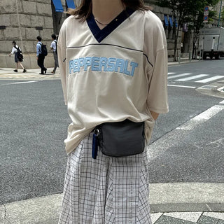 Lettering V-neck Mesh T-shirt