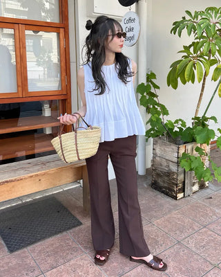Pleated sleeveless blouse