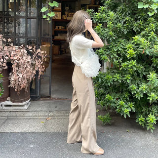 Soft half-sleeve knit