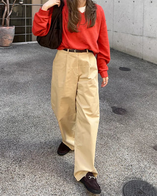 Semi-cropped V-neck sweatshirt