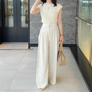 Sleeveless mock neck knit