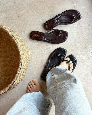 Simple design sandals