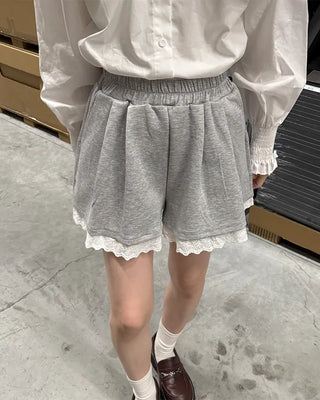 Lace banding shorts