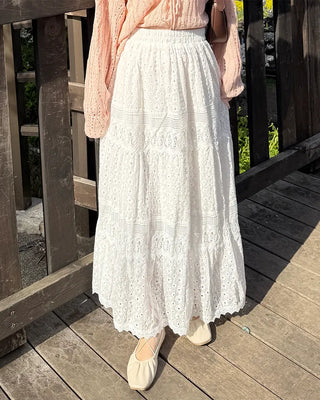 Lace punched long skirt