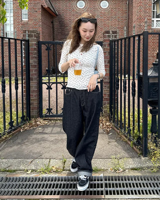 Wide-leg denim pants