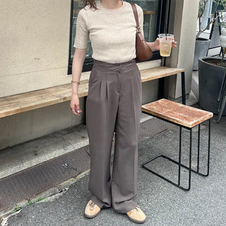 Ribbed round neck knit