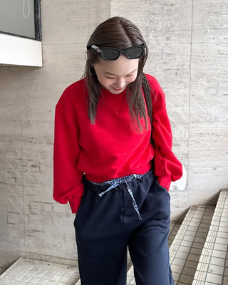 Simple cropped sweatshirt