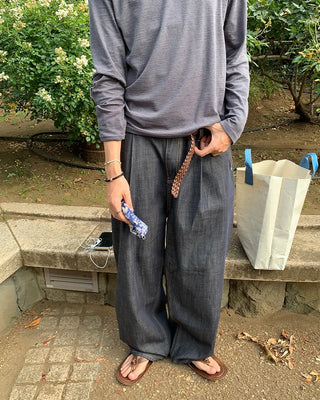 One-tuck indigo wide denim pants