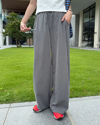Pintuck stripe banding slacks