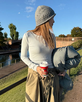 Simple long-sleeved T-shirt with half buttons