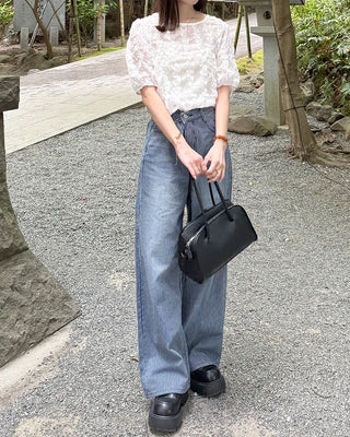 Seersucker frill short-sleeved blouse
