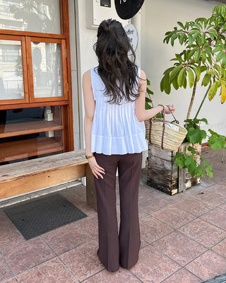 Pleated sleeveless blouse