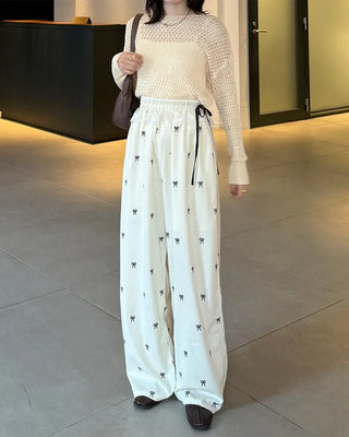 Loose-fitting perforated knit
