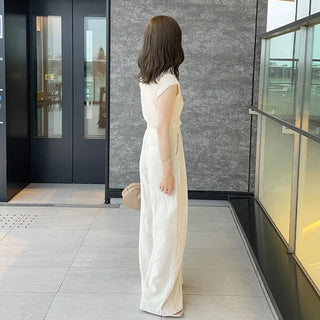 Sleeveless mock neck knit