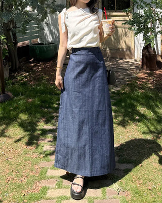 One-shoulder polka dot sleeveless top