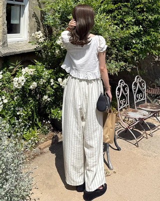 Bust strap ribbon puff frill blouse