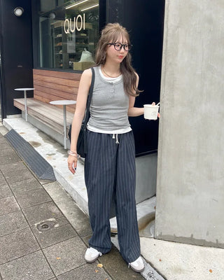 Simple button sleeveless dress