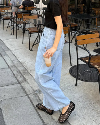 Heart-shaped mesh flat shoes