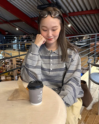 Loose-fitting color-border knit