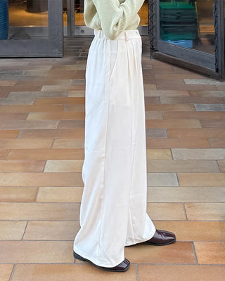 Simple pintuck slacks