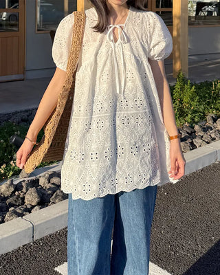 V-neck string punching blouse