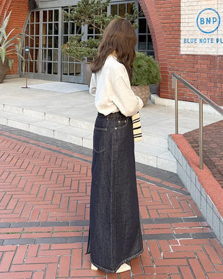 Non-faded H-line denim skirt