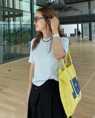 Simple eyelet short-sleeved T-shirt