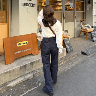 Pocket-stitched bootcut low-rise denim