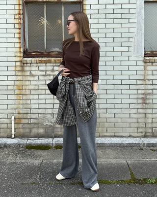 Oblong neck cropped sleeve T-shirt