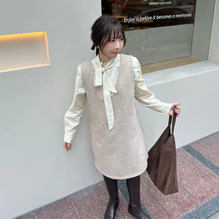 Ribbon tie blouse