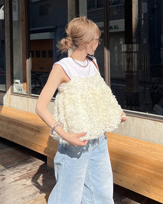 Simple sleeveless T-shirt