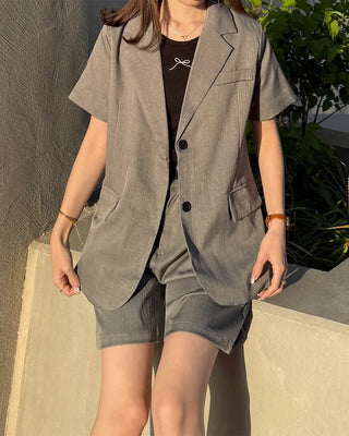 Ribbon patch point short-sleeve T-shirt