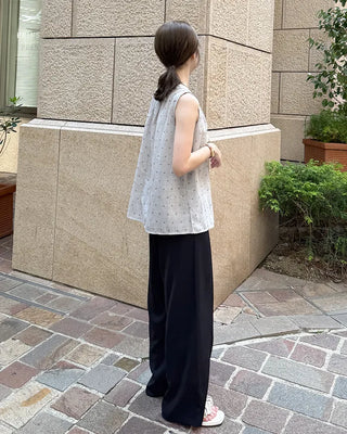 Heart pattern sleeveless blouse