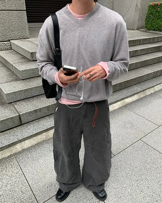V-neck long-sleeve knit