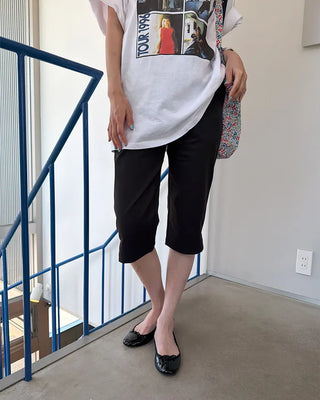 Simple slim capri pants