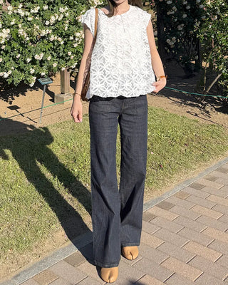 Flower pattern sleeveless blouse
