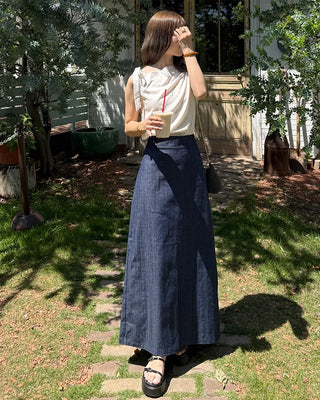 One-shoulder polka dot sleeveless top