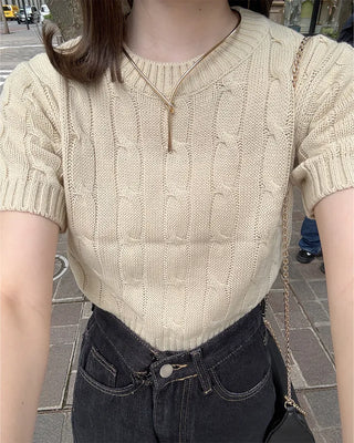 Round neck cable knit short sleeve knit