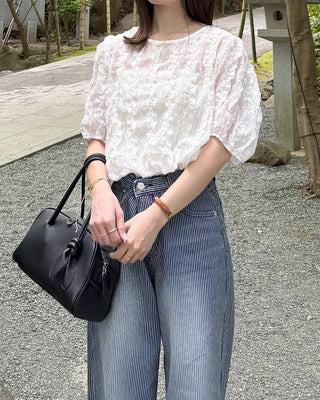 Seersucker frill short-sleeved blouse