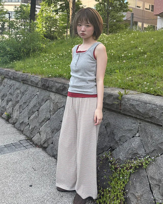Square neck button sleeveless