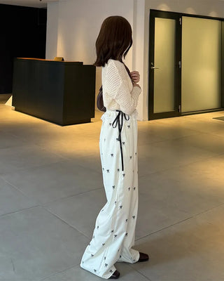 Loose-fitting perforated knit