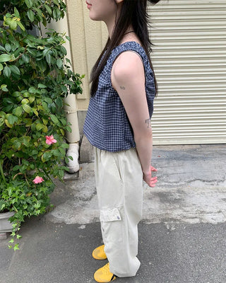 Cargo pants with elastic waistband and drawstring
