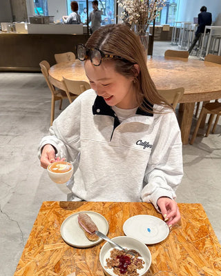 High-neck half-button sweatshirt