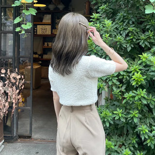 Soft half-sleeve knit