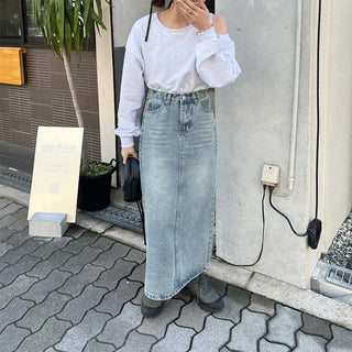 One-off shoulder cropped sweatshirt