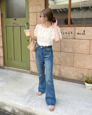 Embossed puff blouse