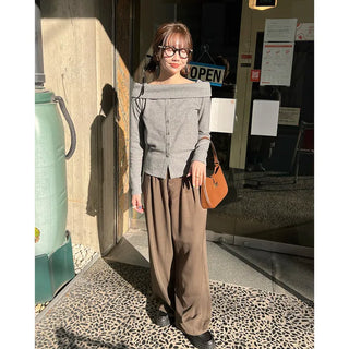 Off-shoulder button knit